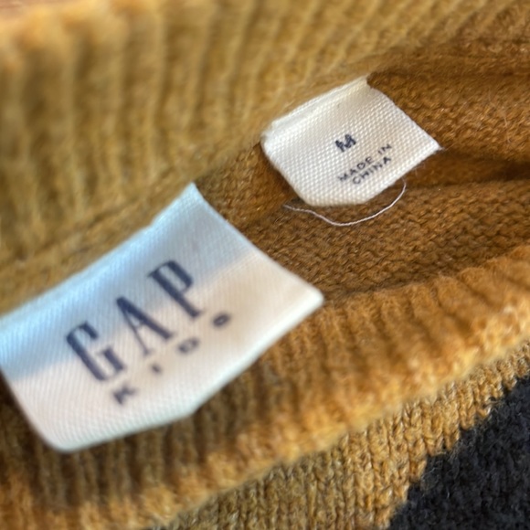 Cute Girls Gap Sweaters - Picture 3 of 3